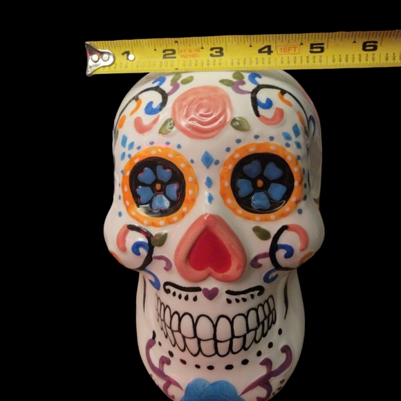 1 large Ceramic Day of the Dead Skull and 1 Small Day of the Dead Skull Planter - Picture 8 of 10
